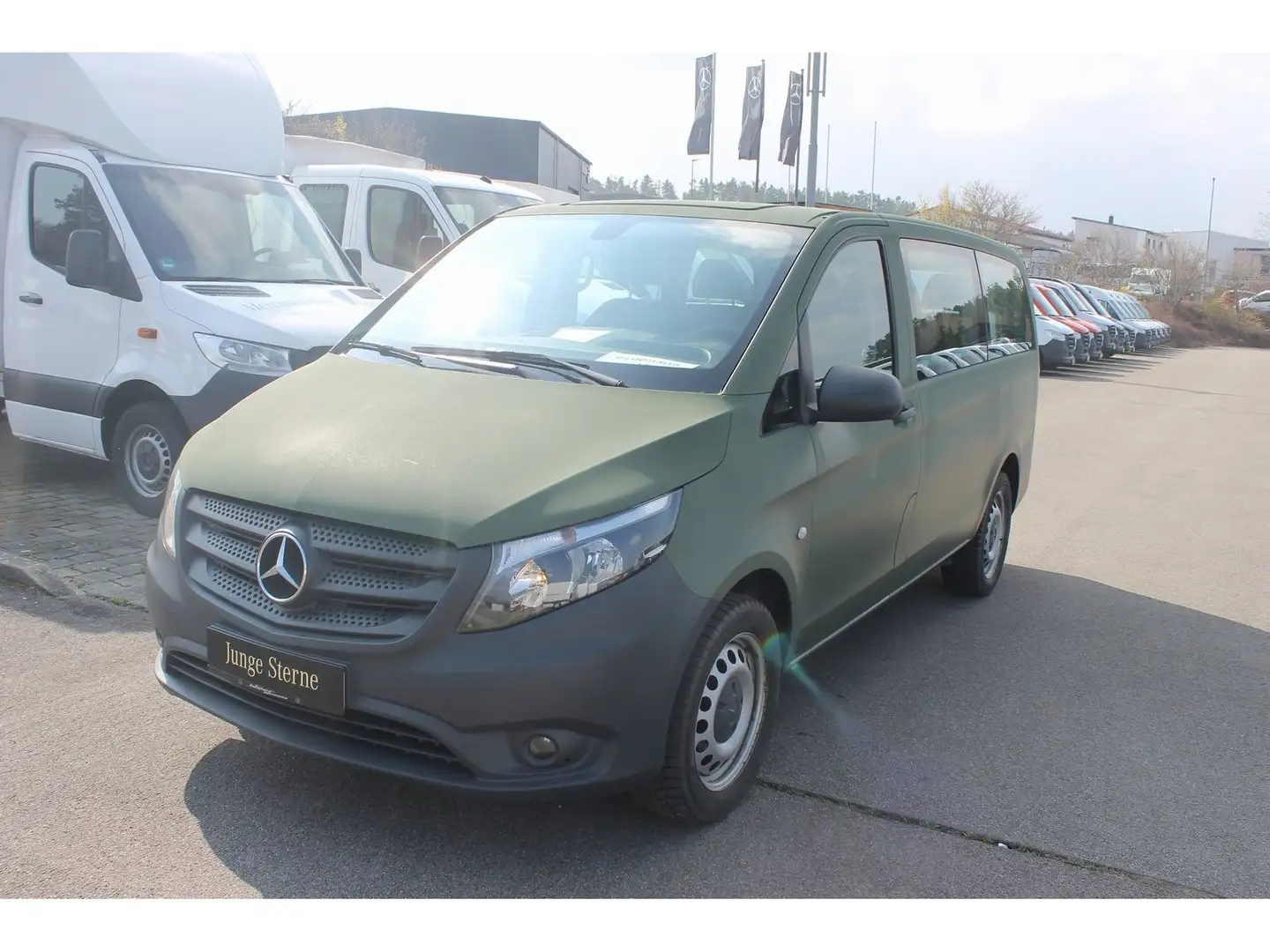 Mercedes-Benz Vito 114 CDI 4x4 Tourer+Navi+8-Sitze+Allrad+ Vert - 2