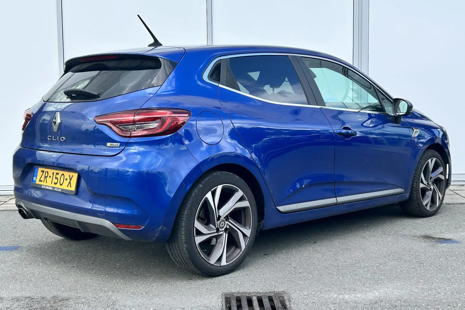 Renault Clio 1.0 TCe 100pk R.S. Line | Navigatie | 17" LMV | Pa Blauw - 2