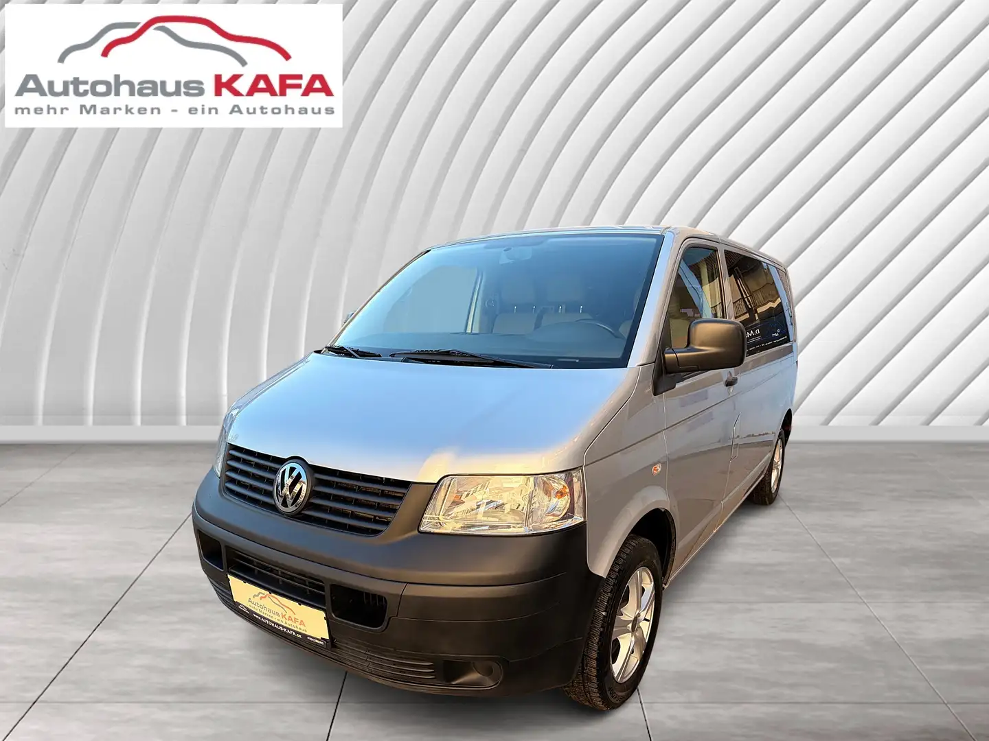Volkswagen T5 Kombi **9-Sitzer /KLIMA /AHK ** Zilver - 2