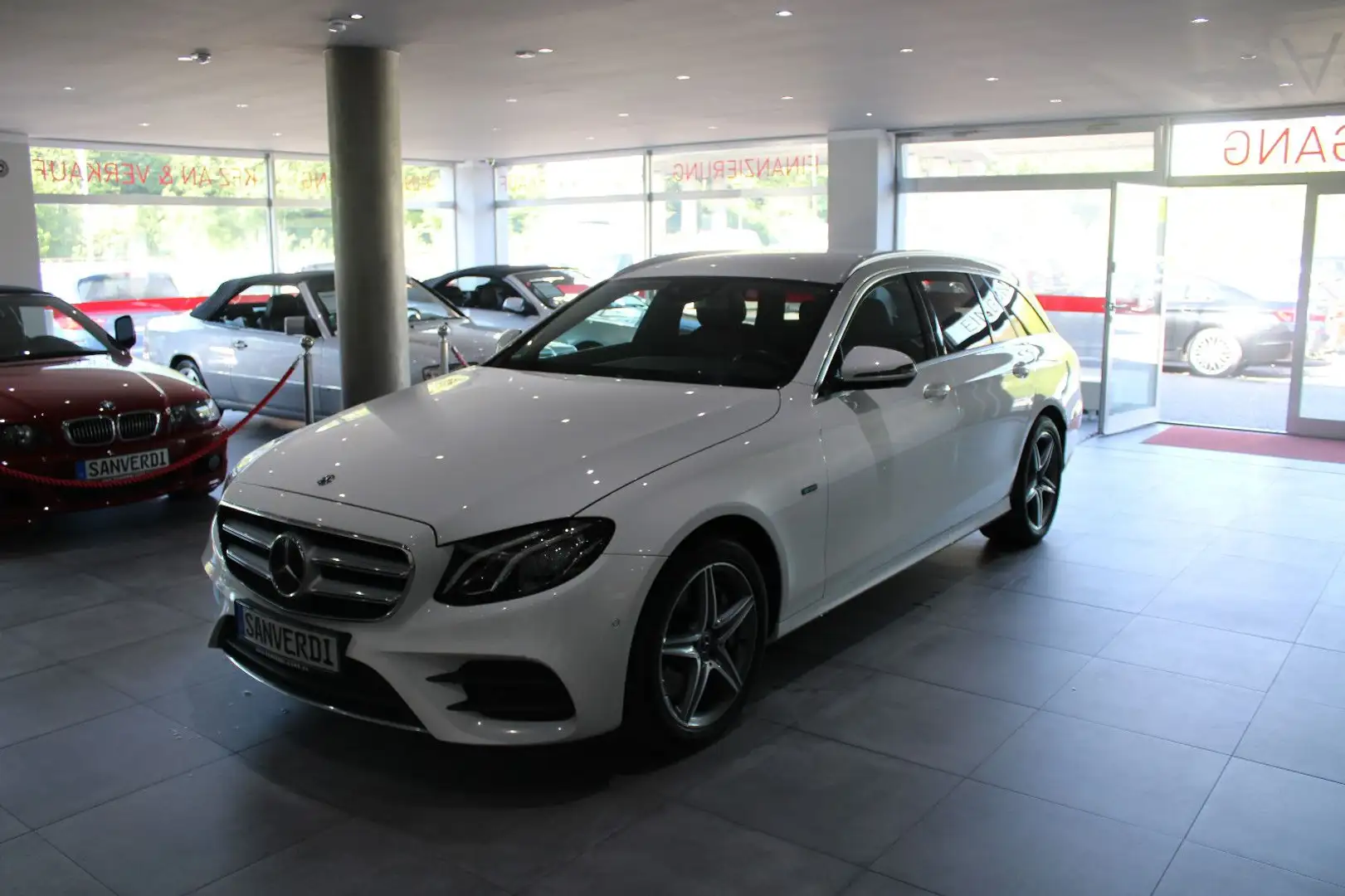 Mercedes-Benz E 300 de T AMG-SPORTPAKET BURMESTER HEAD-UP EU 6 Bianco - 1
