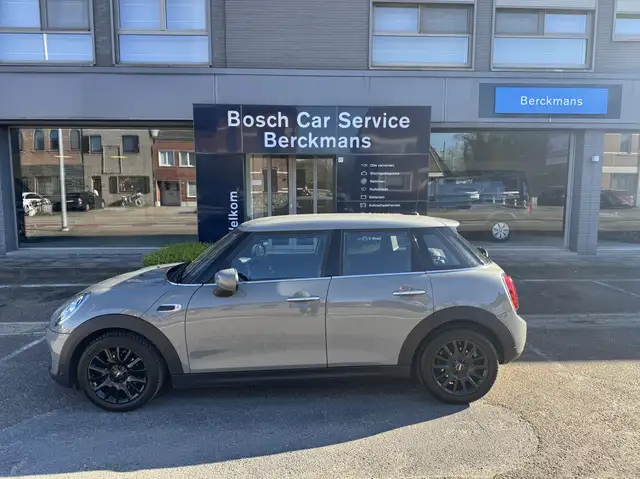 MINI One D 5D Met LED-Koplampen en LED-Achterlichten + Navi