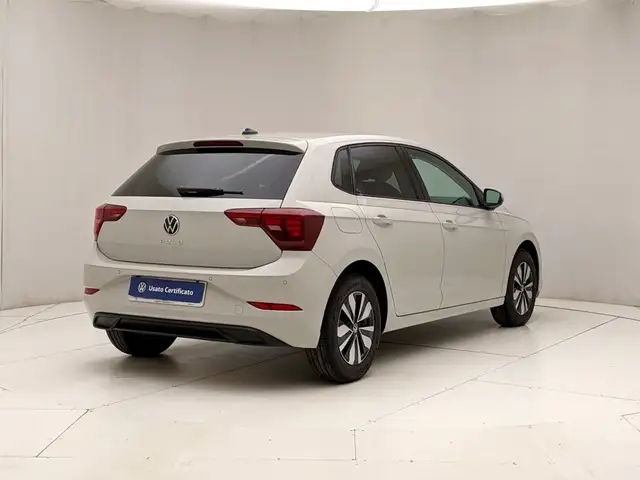 Volkswagen Polo view 4