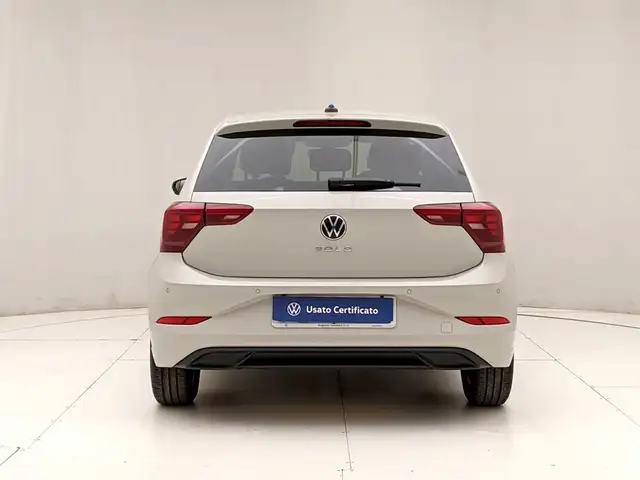 Volkswagen Polo view 5