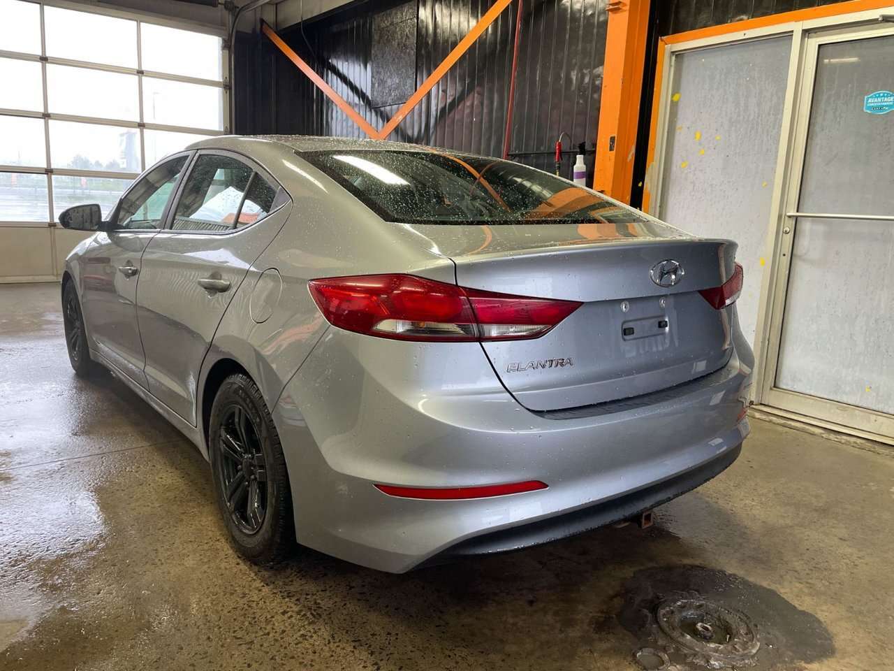 2017 Hyundai Elantra LE AUTO *SIÈGES CHAUFF* BLUETOOTH CAMERA USB — снимка 1
