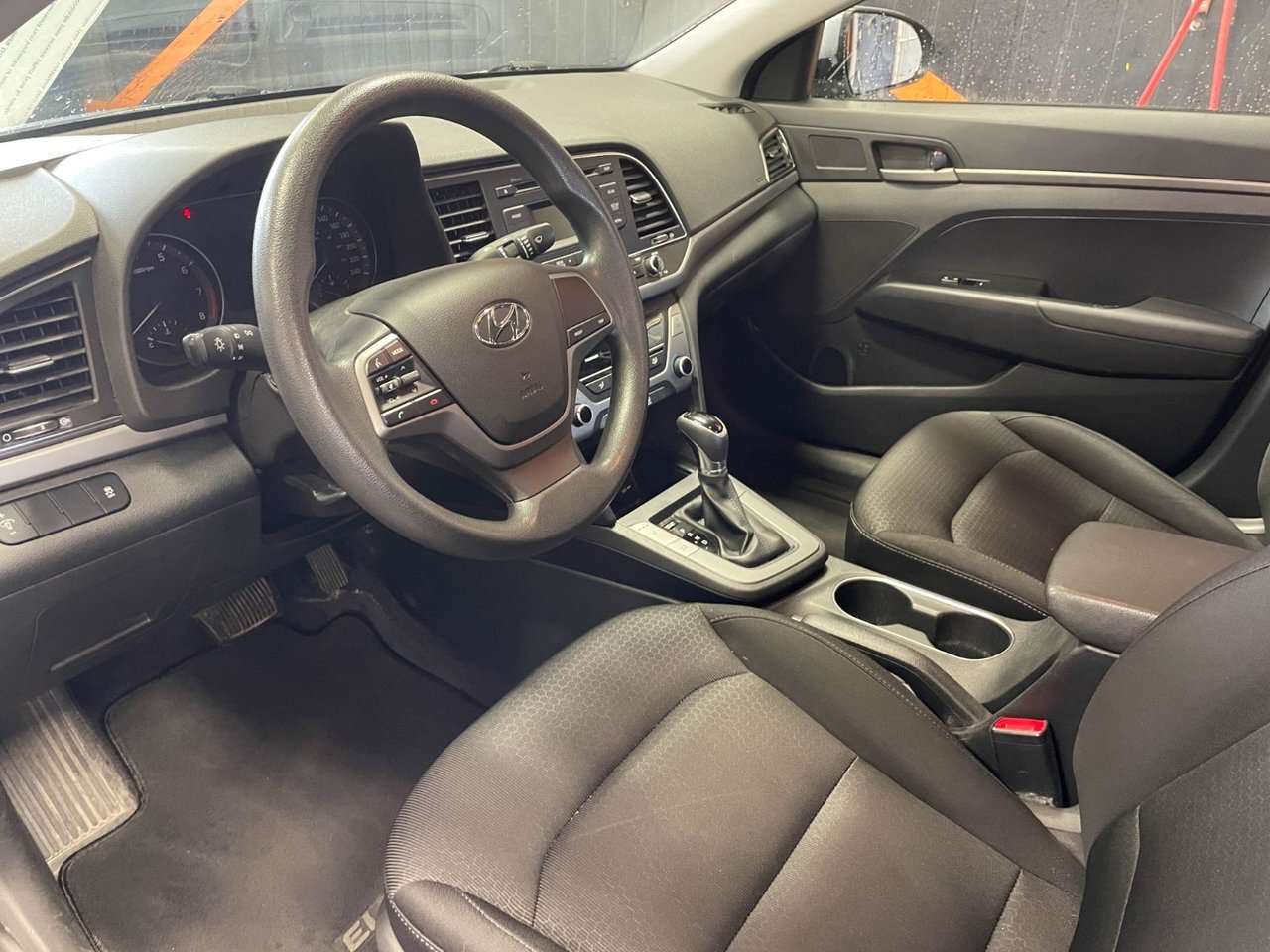 2017 Hyundai Elantra LE AUTO *SIÈGES CHAUFF* BLUETOOTH CAMERA USB — снимка 1
