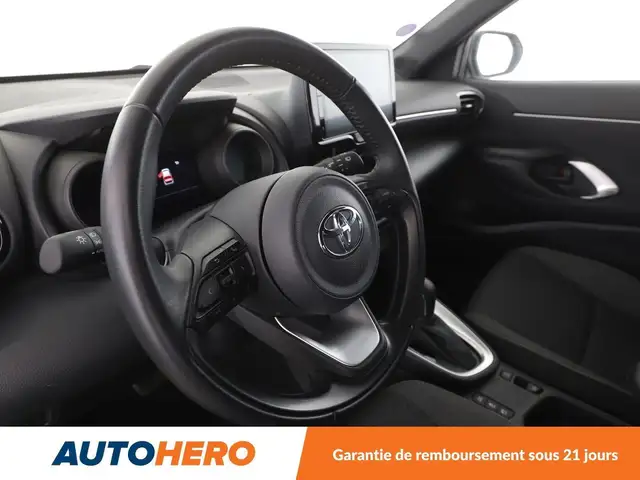 Toyota Yaris Cross view 11