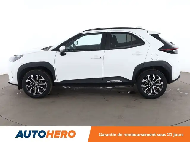 Toyota Yaris Cross view 3