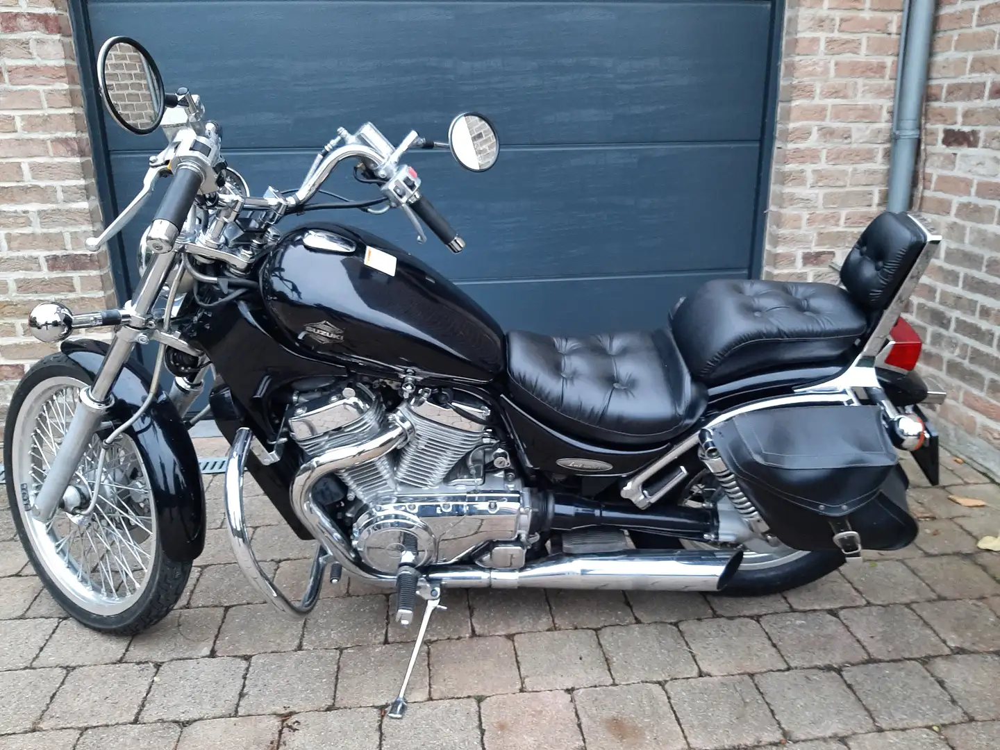 Suzuki Intruder C INTRUDER 600 VN51 Noir - 1
