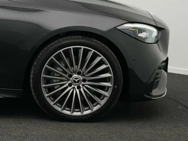 Mercedes-Benz C-Class view 8