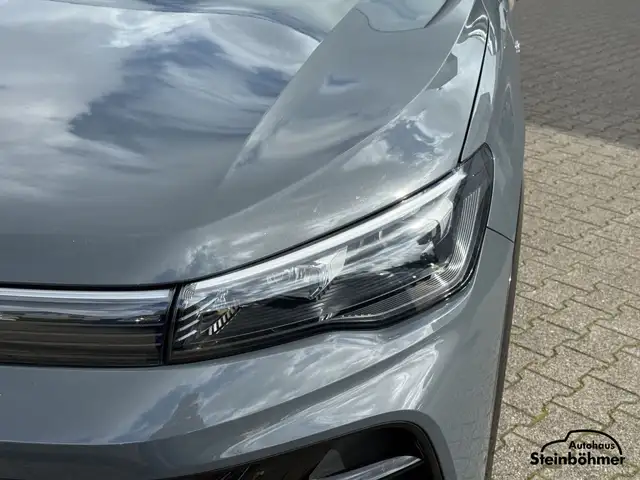 Volkswagen Tiguan view 12