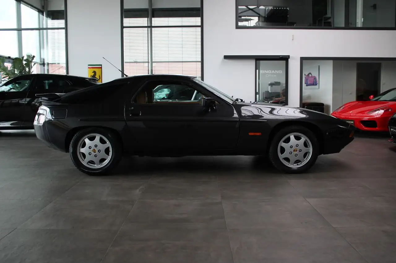 Porsche 928 S V8 * DAS SPITZENMODELL DER 80ER JAHRE *, foto 9