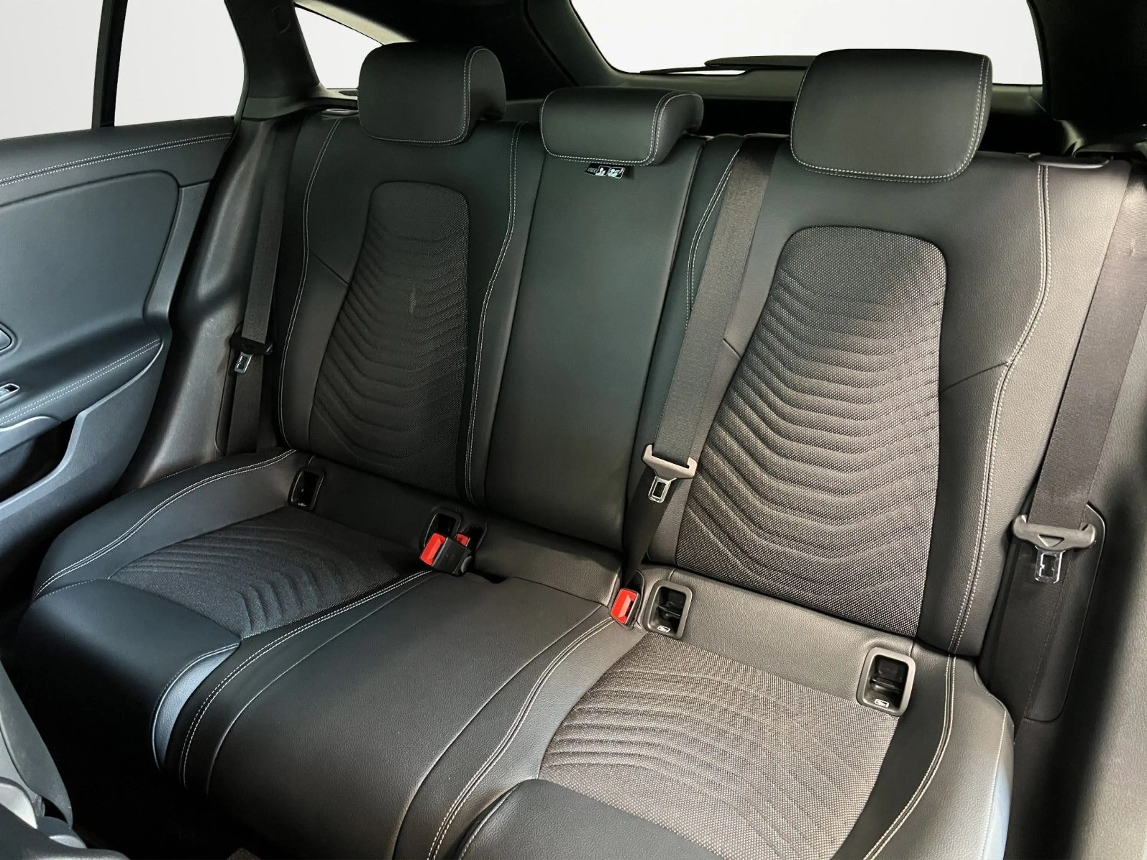 Mercedes-Benz CLA 200 Progressive Night+Kamera — photo 10