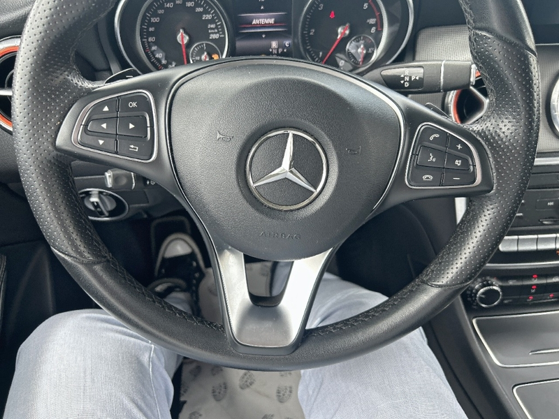 Mercedes-Benz CLA 220 CDI d StandHZG Navi LED El. Heckklappe Fahrerprofi — photo 17