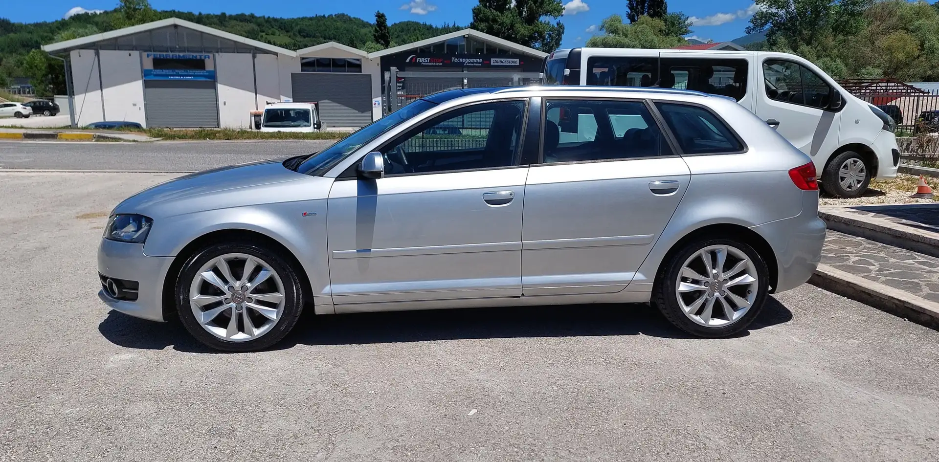 Audi A3 Sportback 2.0 tdi Ambition s-tronic Zilver - 2