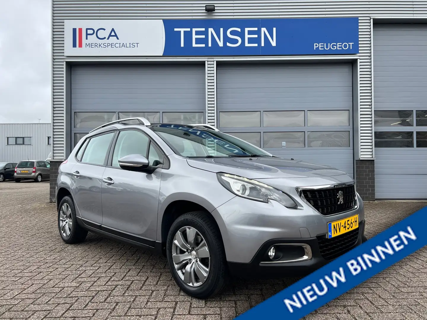 Peugeot 2008 1.2 110PK Blue Lion | Panoramadak | Navigatie | Pa Grijs - 1