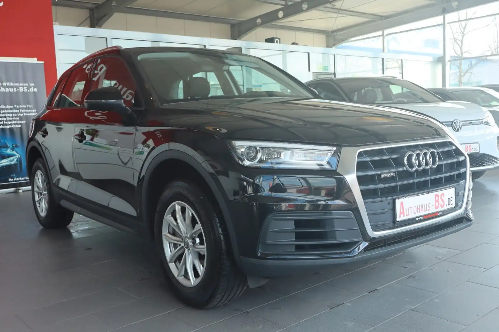 Audi Q5 35 TDI quattro, PDC, Navi, Xenon, 1.Hand Noir - 2