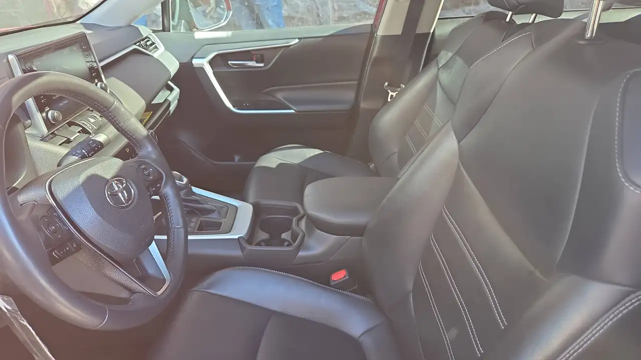 Toyota RAV 4 снимка Toyota RAV 4