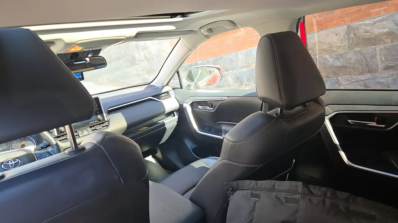 Toyota RAV 4 снимка Toyota RAV 4