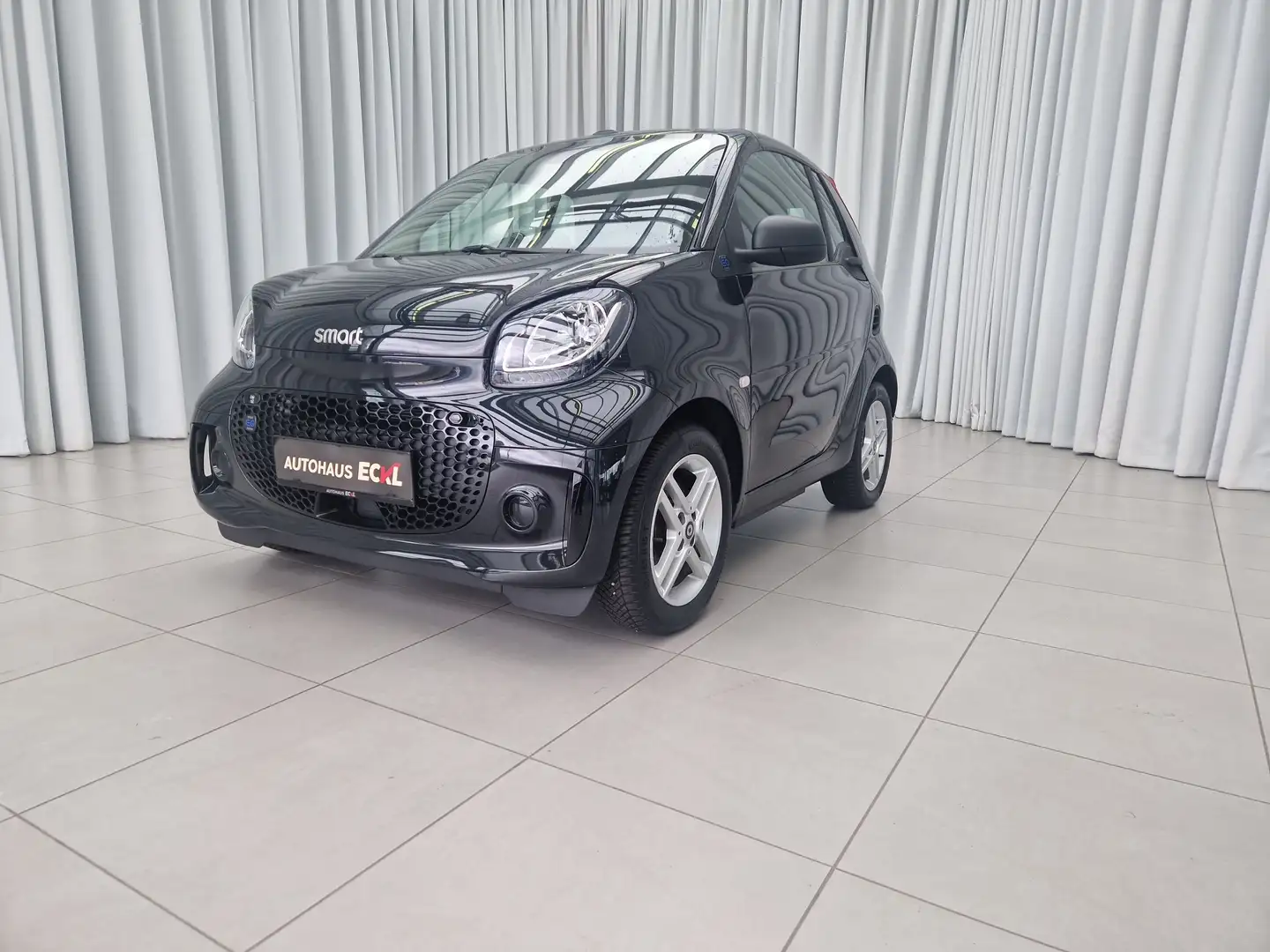 smart forTwo cabrio electric drive AUT Zwart - 2