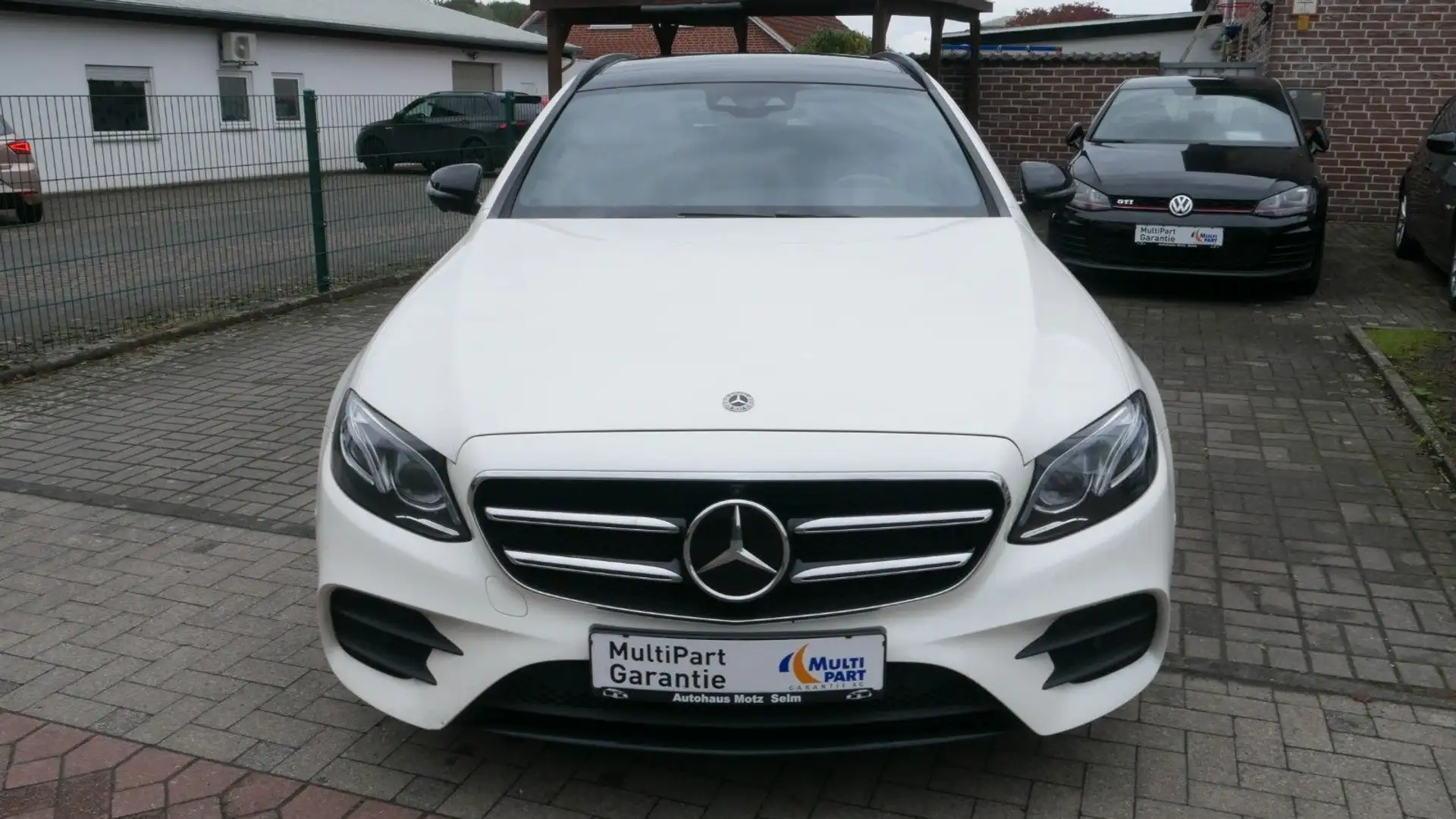 Mercedes-Benz E 300 de T-Modell AMG Line Blanc - 2