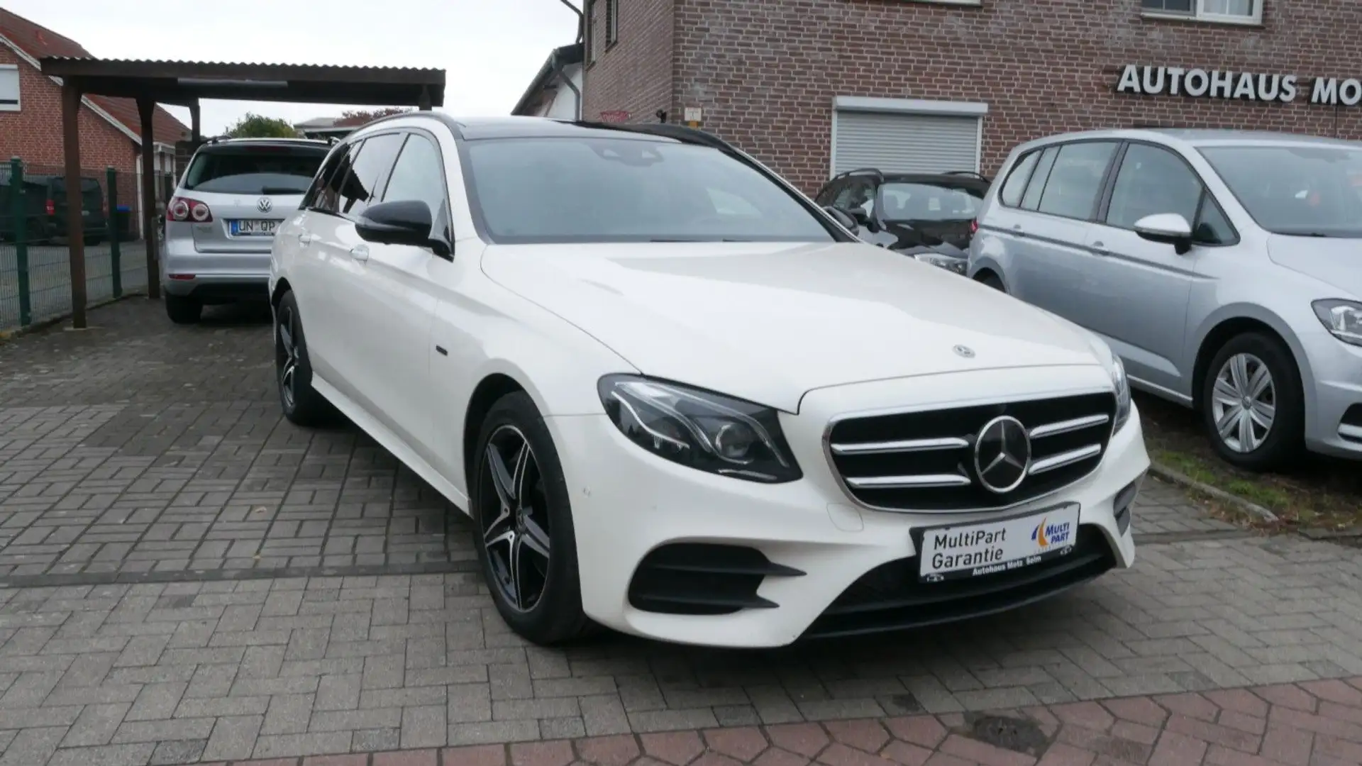 Mercedes-Benz E 300 de T-Modell AMG Line Blanc - 1