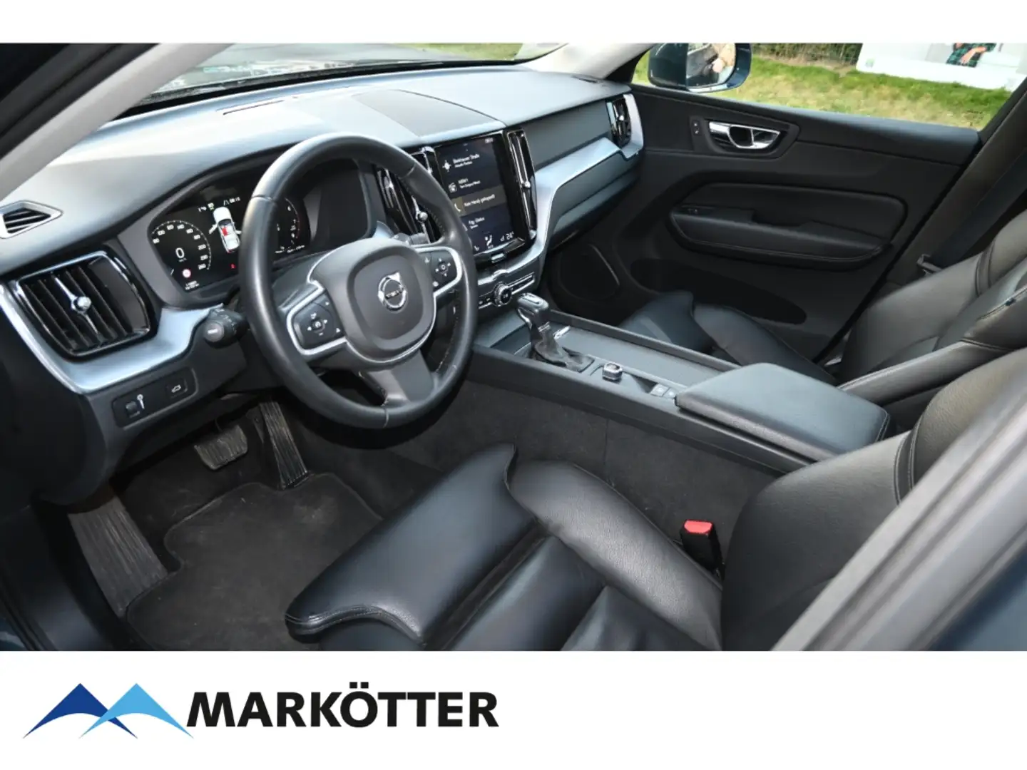 Volvo XC60 T5 AWD Momentum/20''/BLIS/Navi/S-Dach/Kamera Bleu - 2