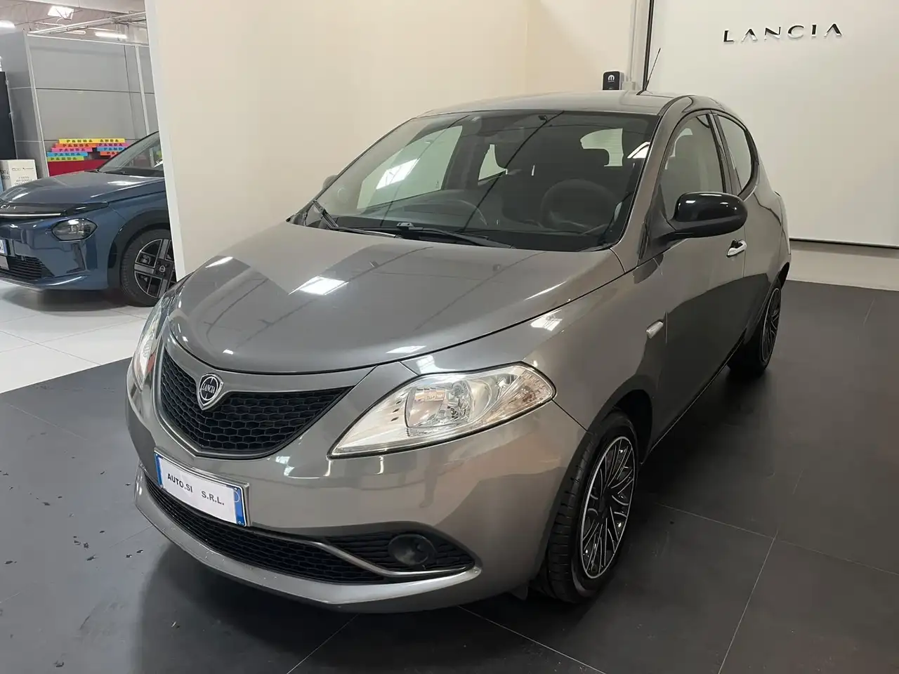 Lancia Ypsilon