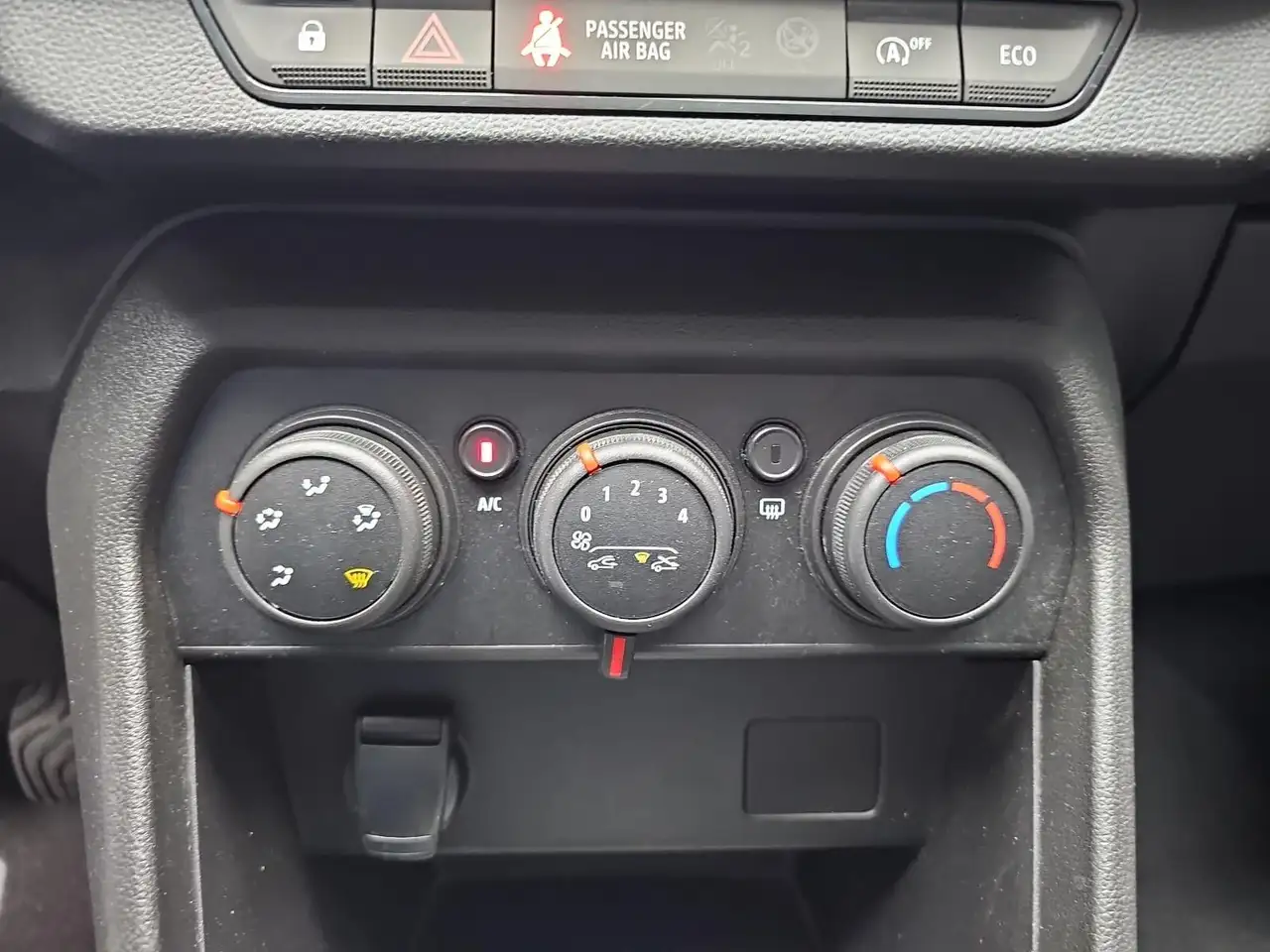 Dacia Sandero SANDERO III 1.0 TCE 90 COMFORT LED KLIMA AUDIO GRA 12