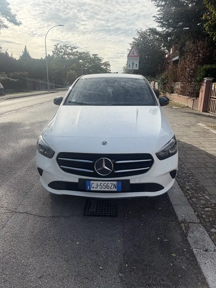 Mercedes-Benz B 200