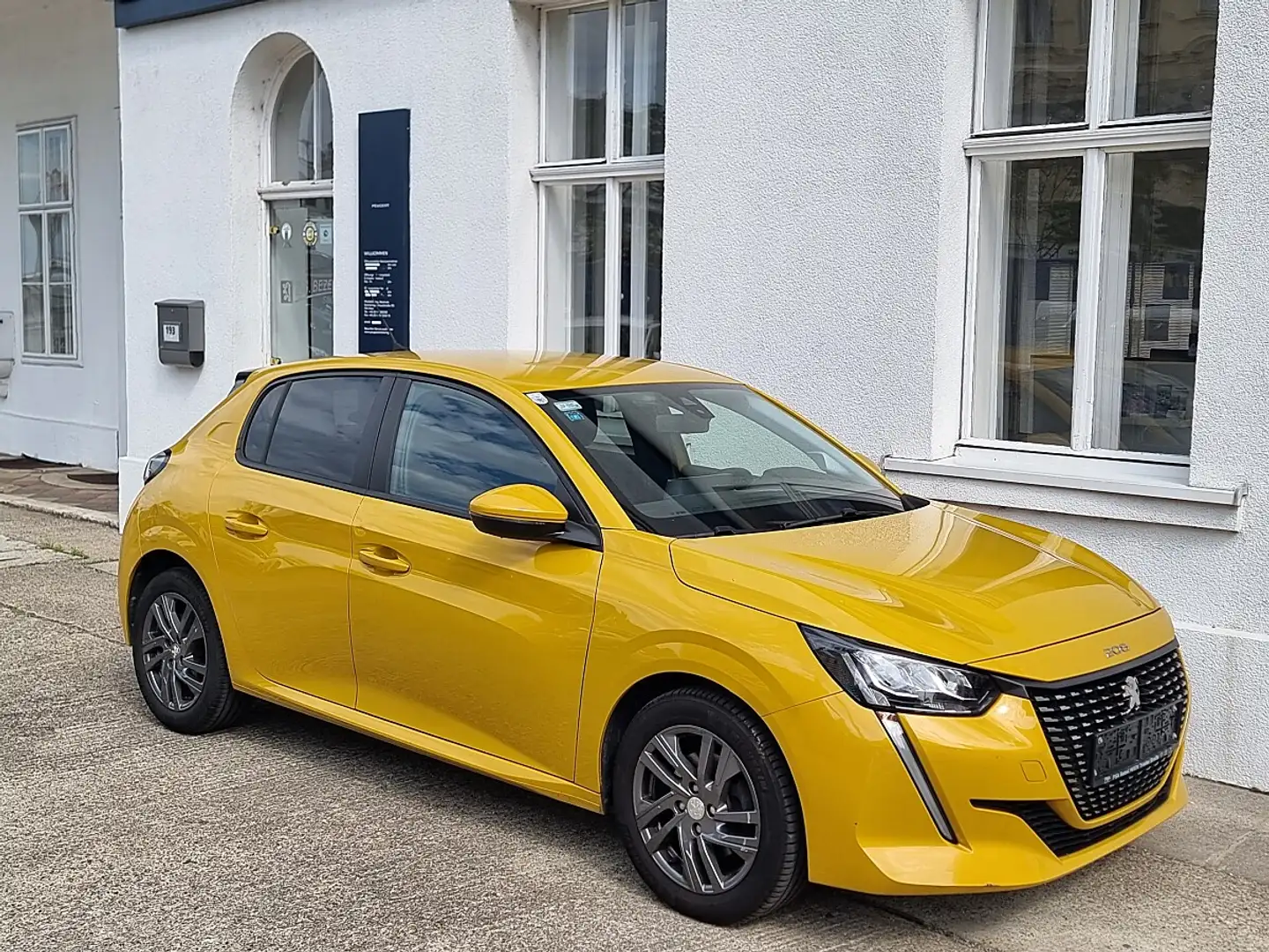 Peugeot 208 Active Pack PureTech 100 S&S Gelb - 2