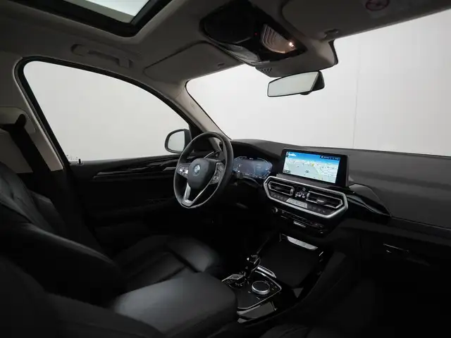 BMW X3 view 2