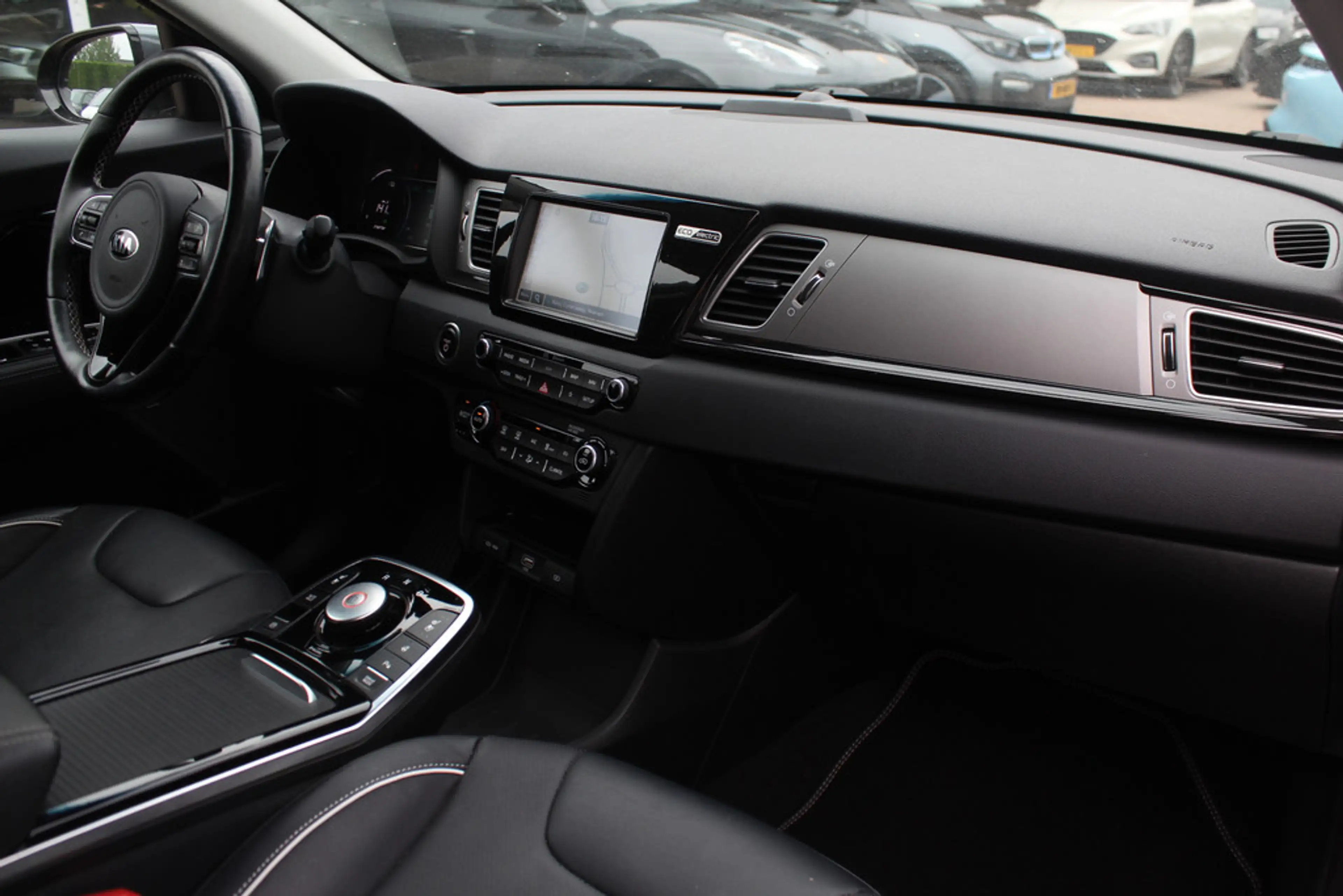 Kia e-Niro ExecutiveLine 64 kWh / Camera / Leder / Keyless / — photo 15