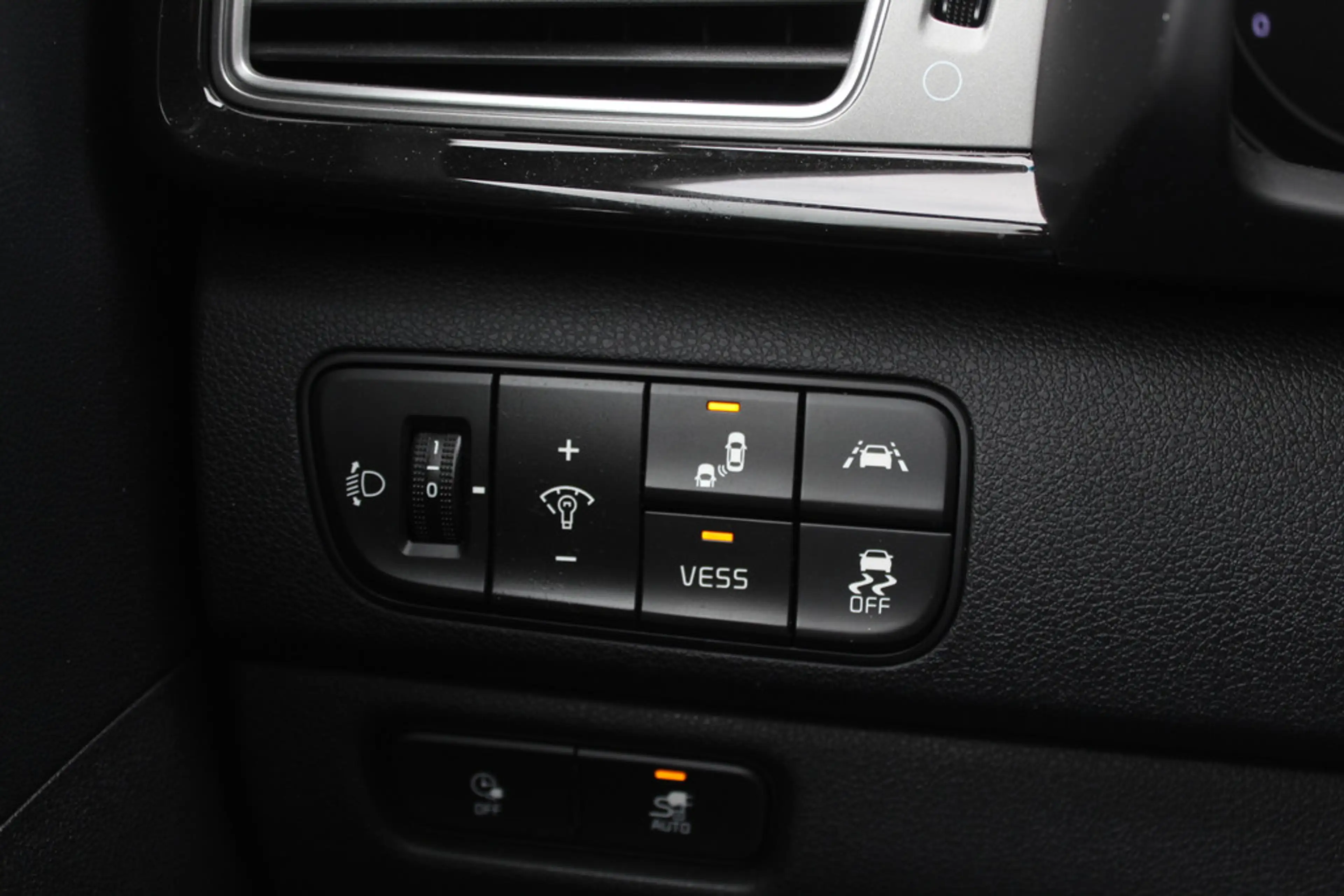 Kia e-Niro ExecutiveLine 64 kWh / Camera / Leder / Keyless / — photo 33