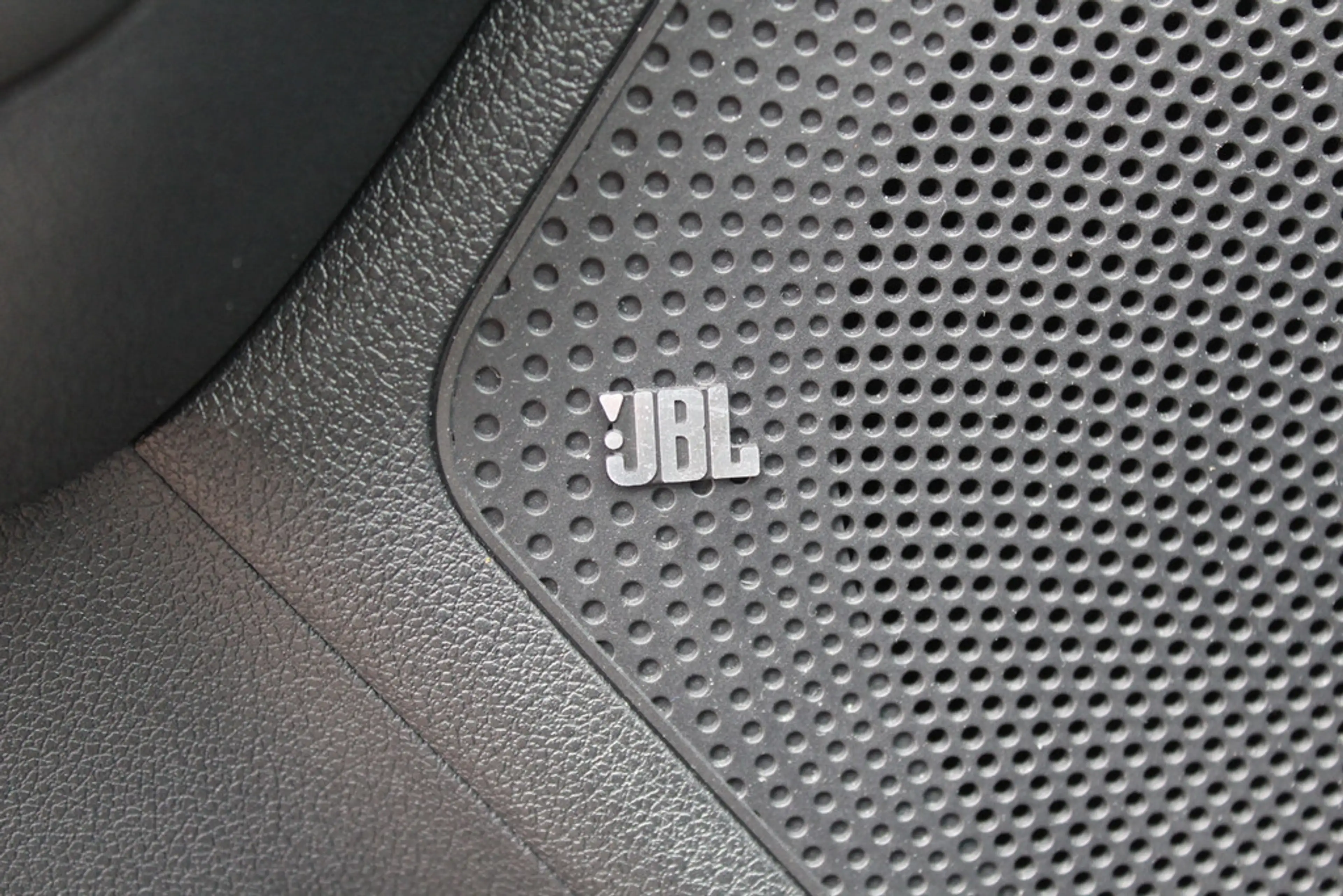 Kia e-Niro ExecutiveLine 64 kWh / Camera / Leder / Keyless / — photo 31