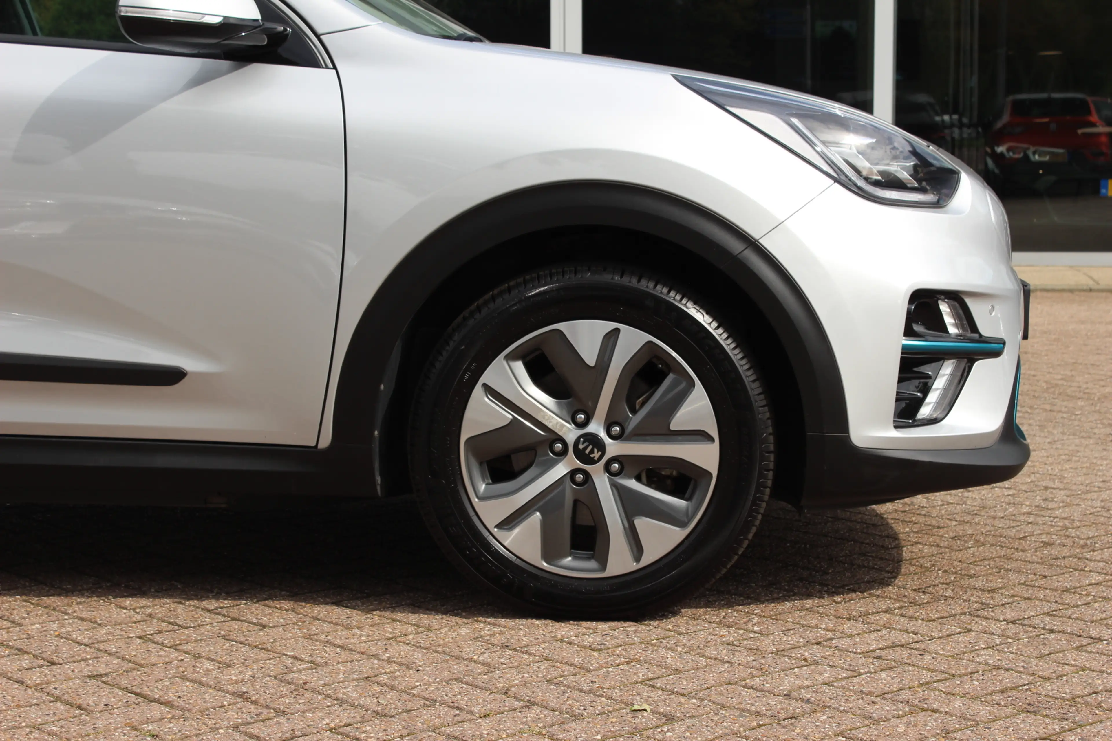 Kia e-Niro ExecutiveLine 64 kWh / Camera / Leder / Keyless / — photo 16
