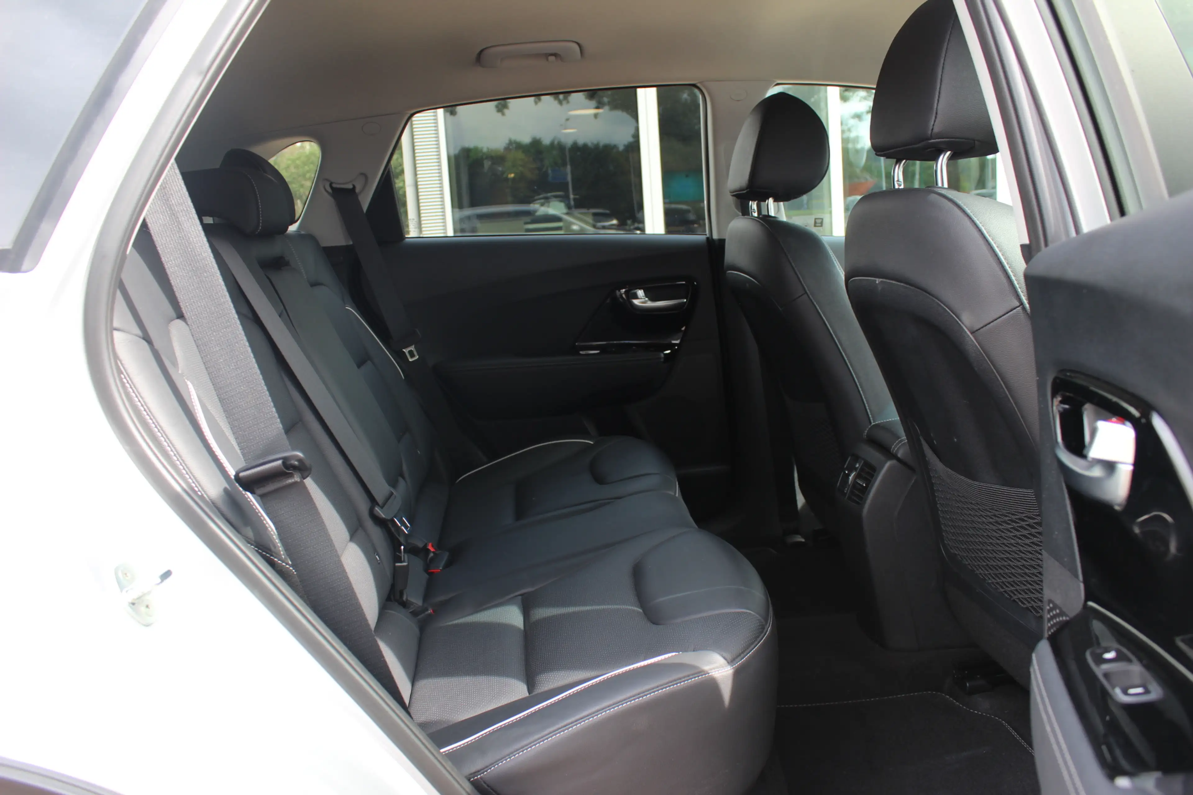 Kia e-Niro ExecutiveLine 64 kWh / Camera / Leder / Keyless / — photo 14