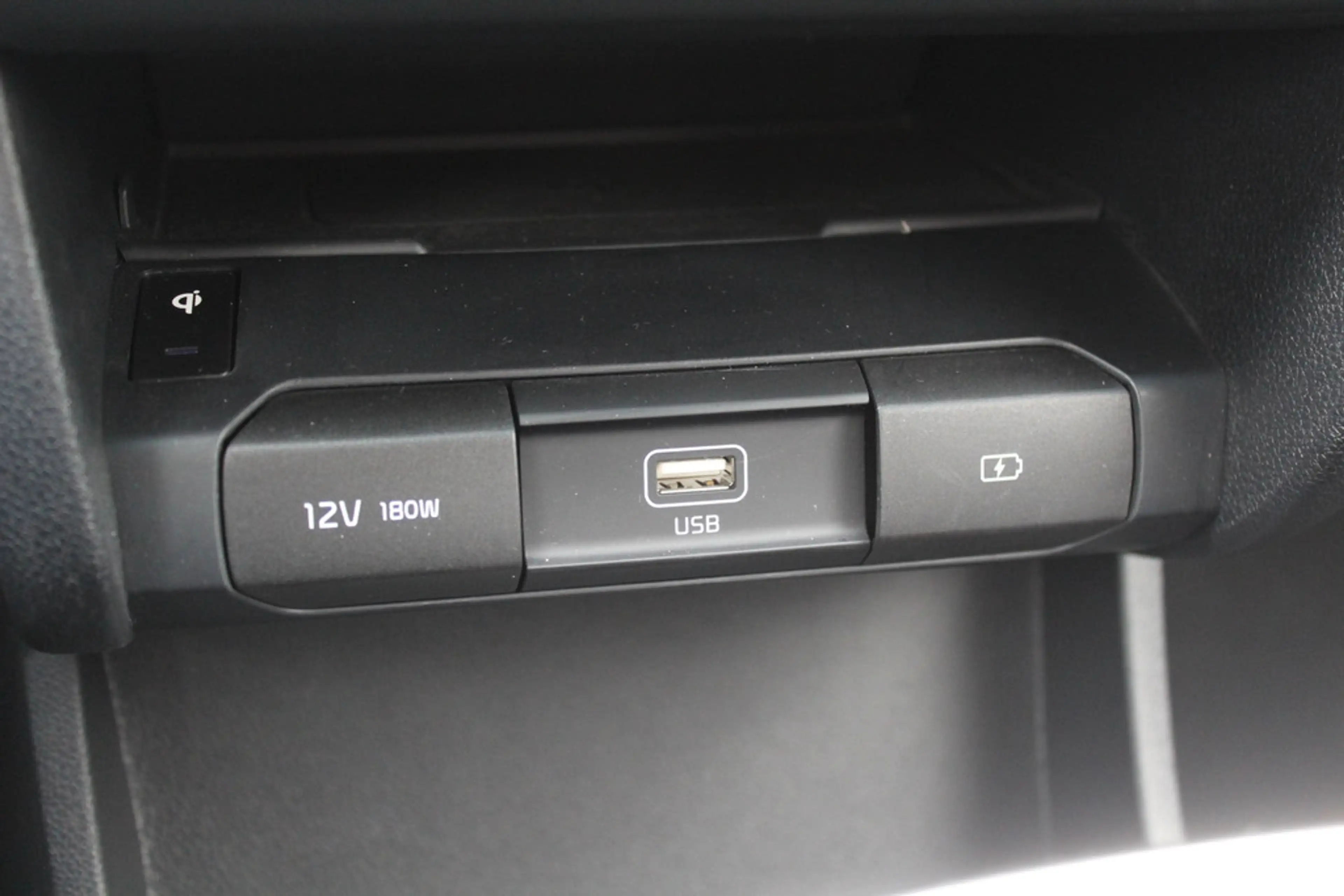 Kia e-Niro ExecutiveLine 64 kWh / Camera / Leder / Keyless / — photo 30