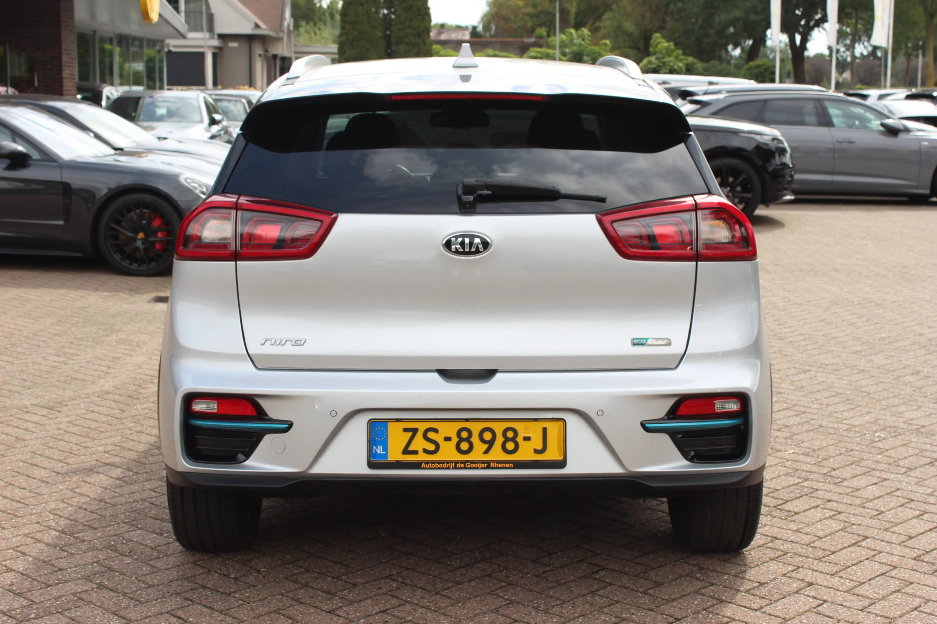 Kia e-Niro ExecutiveLine 64 kWh / Camera / Leder / Keyless / — photo 17