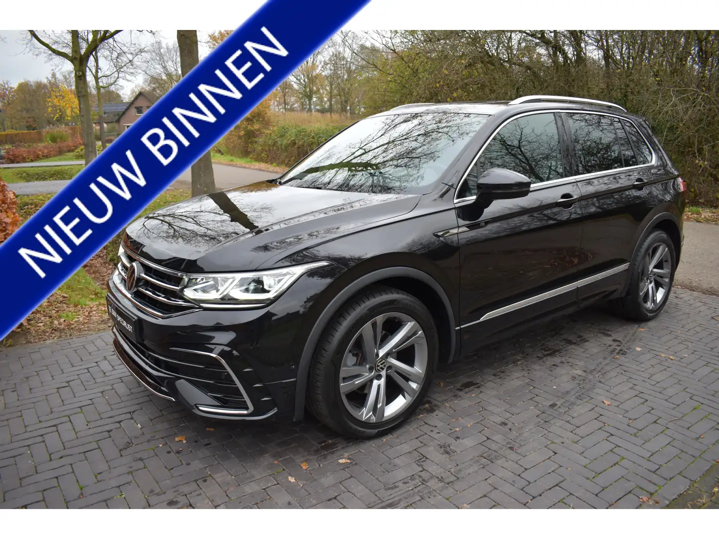 Volkswagen Tiguan 1.5 TSI R-Line '21 LEER, PANO, TREKH, ACC, NIEUWST Noir - 1
