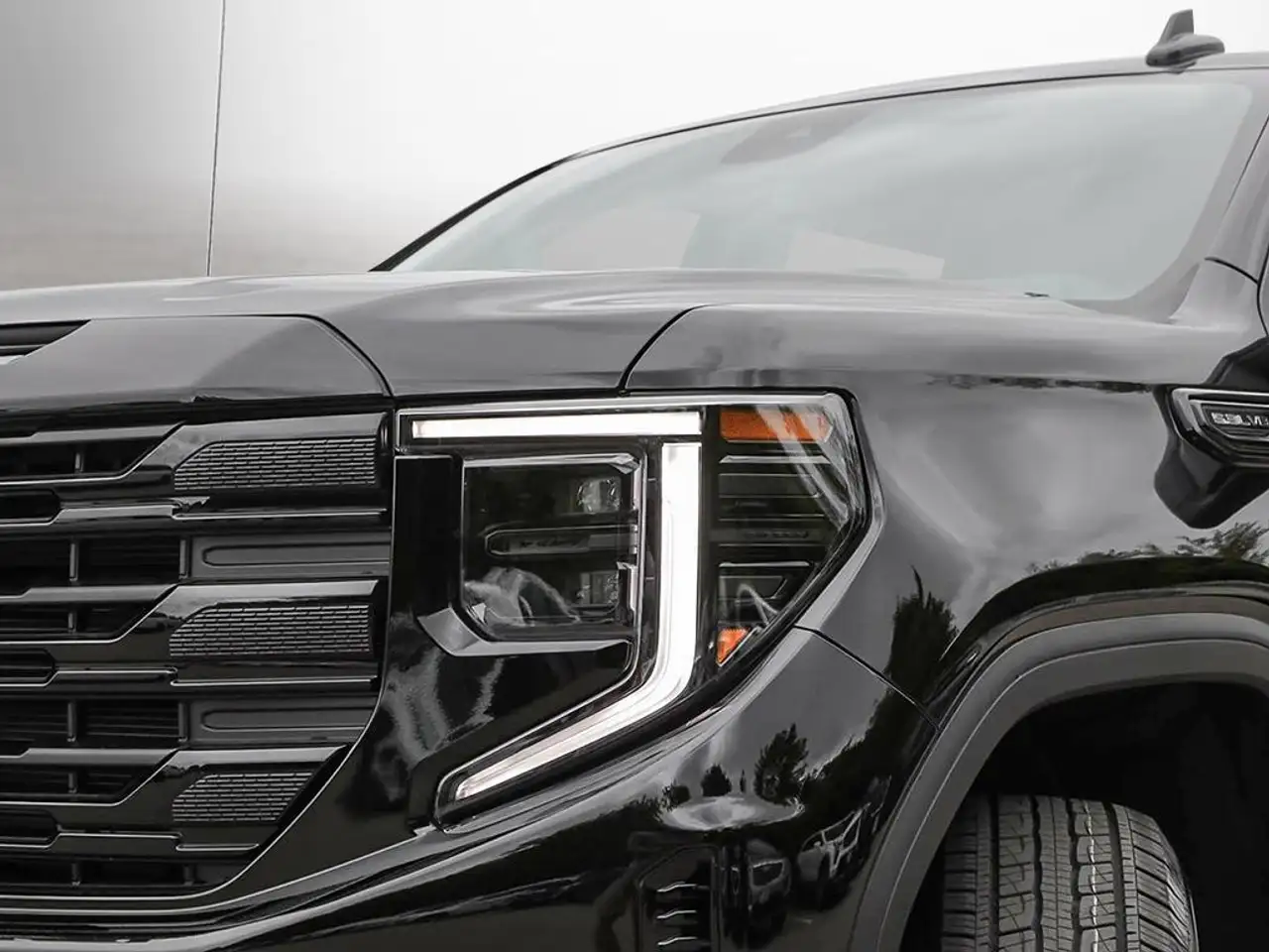 GMC Sierra 1500 снимка GMC Sierra 1500
