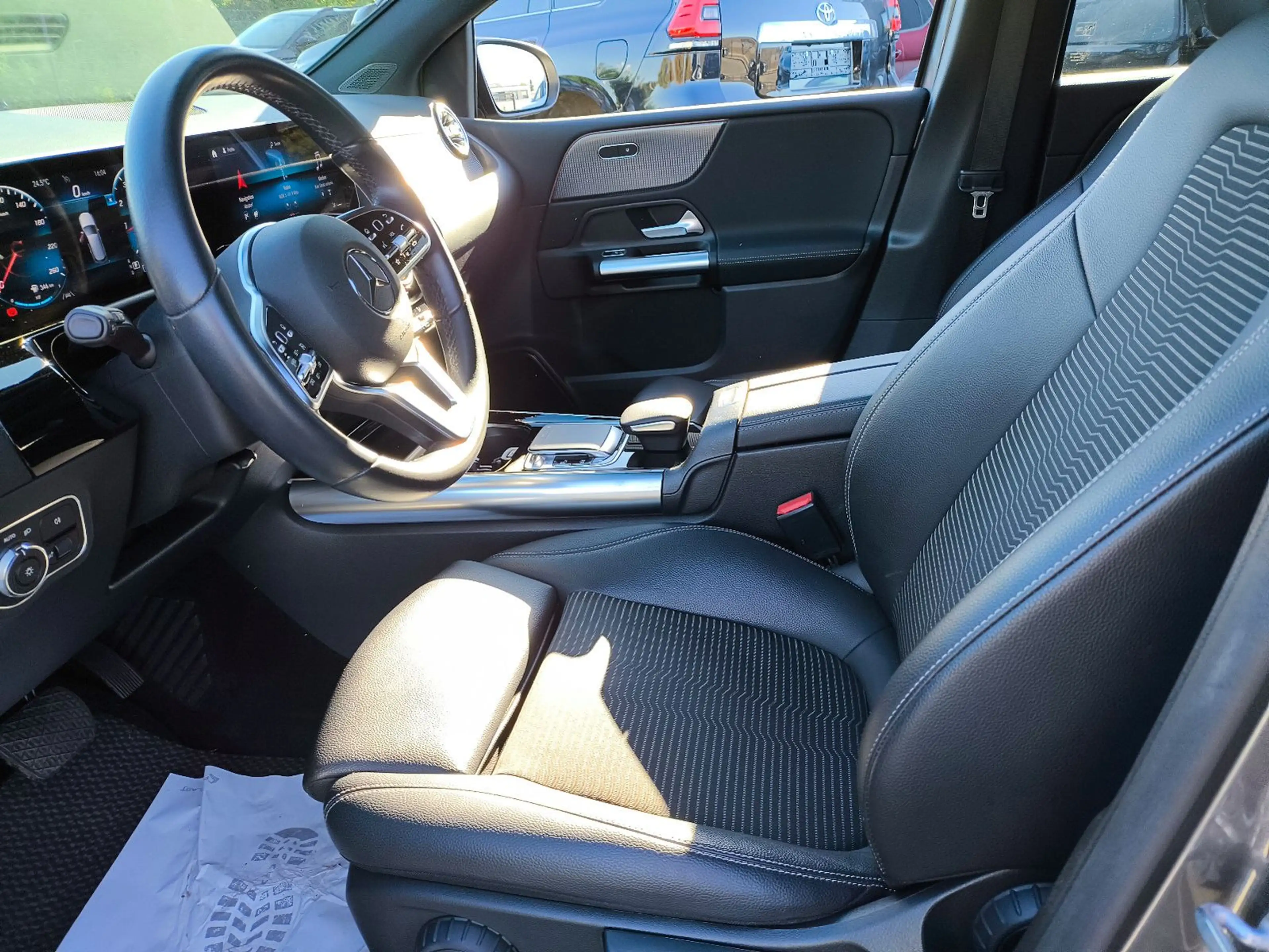 Mercedes-Benz B 200 2HAND,SCHEKHEFT,NAVI,TEMPOMAT,LEDER — photo 4