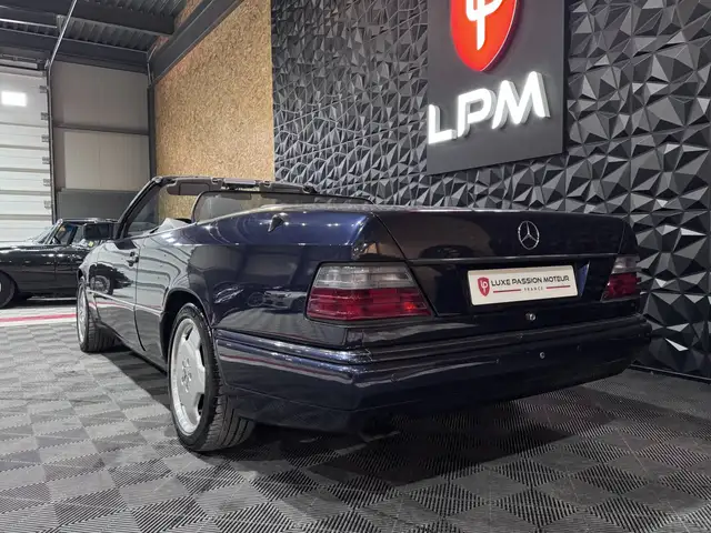 Mercedes-Benz CE 300 view 9