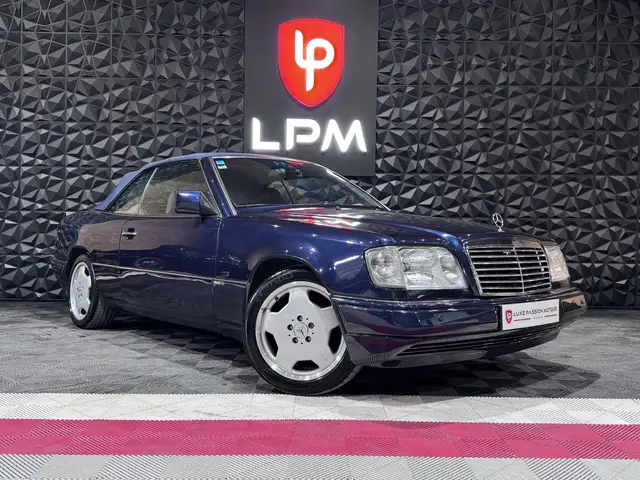 Mercedes-Benz CE 300 view 3