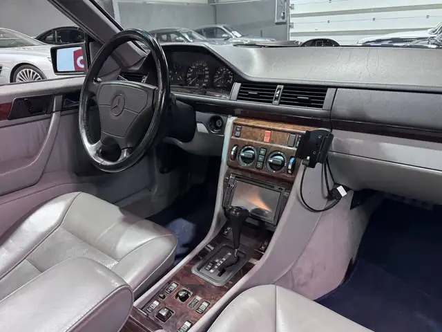Mercedes-Benz CE 300 view 18