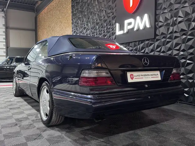 Mercedes-Benz CE 300 view 10