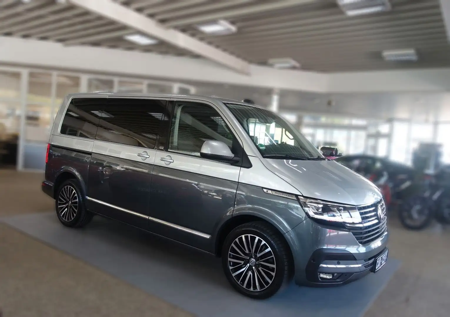 Volkswagen T6 Multivan / Generation SIX / STHZG / LED / Grau - 2