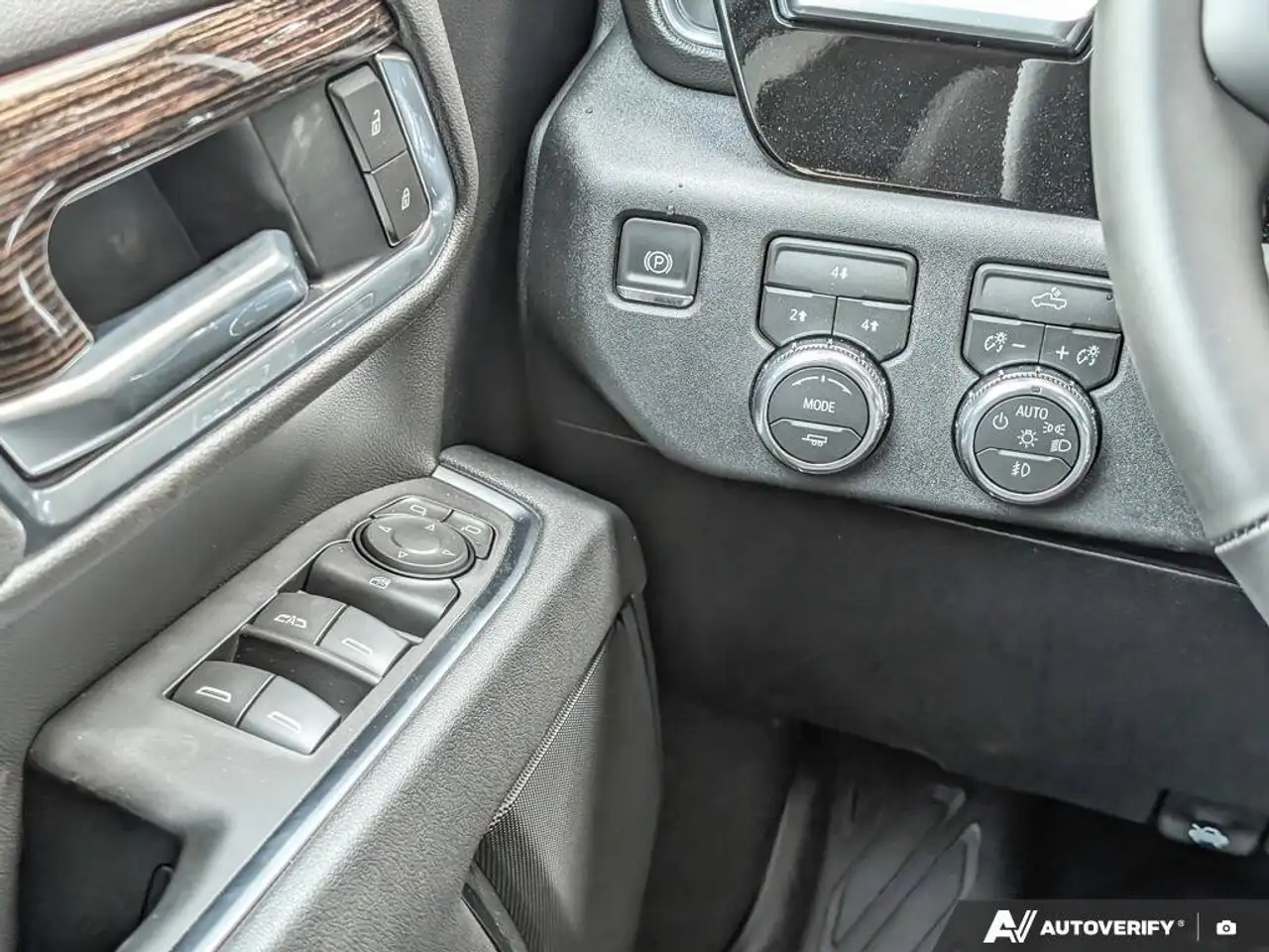 GMC Sierra 2500HD снимка GMC Sierra 2500HD