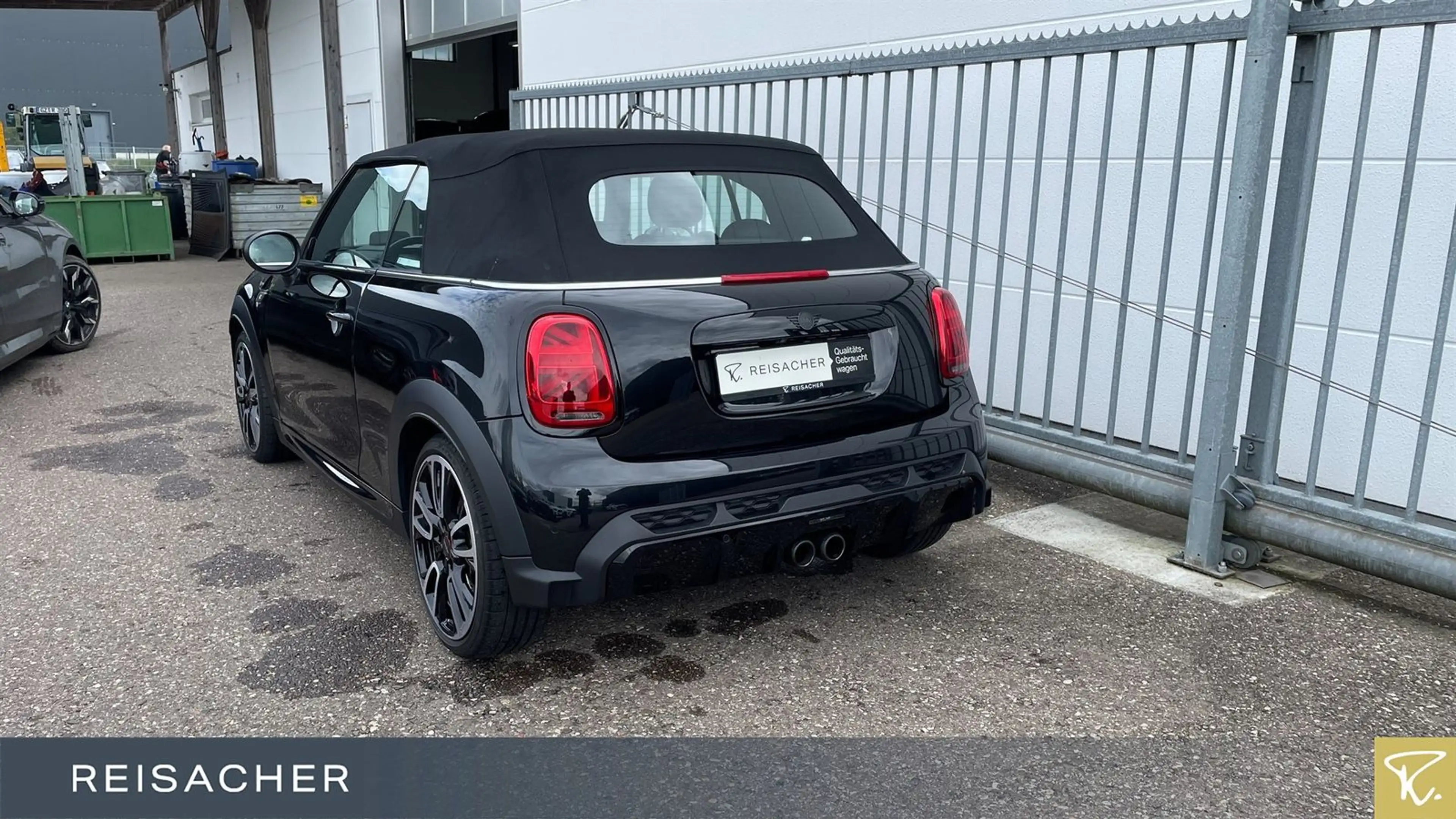 MINI Cooper S Cabrio Cooper S A Cabrio JCW-Trim,Navi,Leder,HUD,LkHz — photo 2