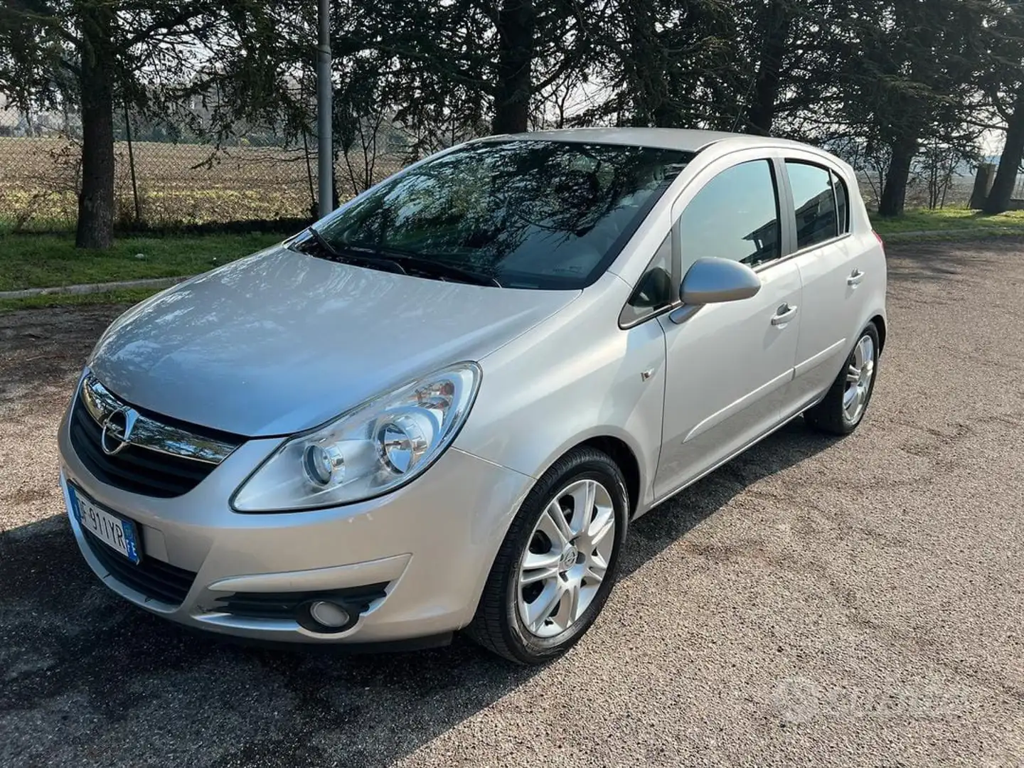 Opel Corsa - 1