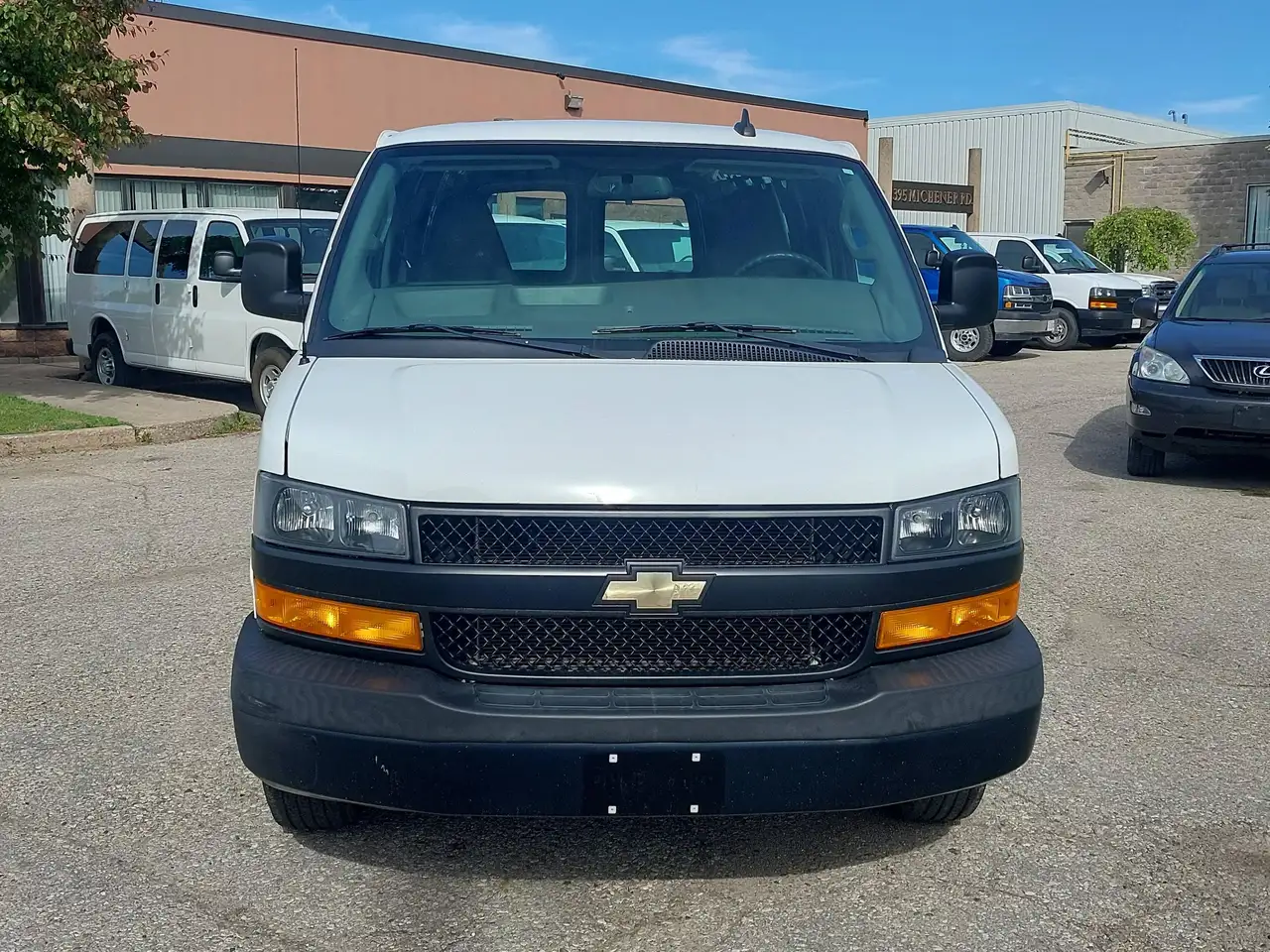 Chevrolet Express снимка Chevrolet Express